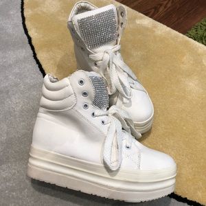 Women’s platform sneaker